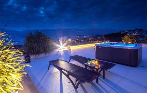 Stunning Apartment In Podstrana With