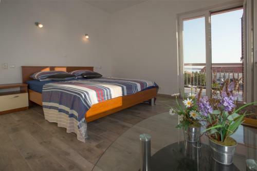 Villa Nives Holiday Apartment Rentals