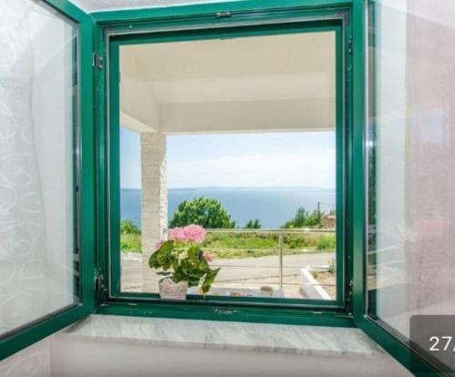 Holiday House Summer Rose, Near Split With Private Pool