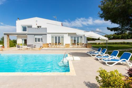 F & B Summer Villa Collection - Kassandra - Sani