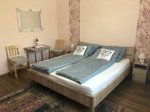 Hostal Emese Vend�gh�z