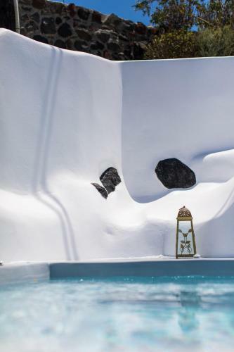 Gemini Cave Villa
