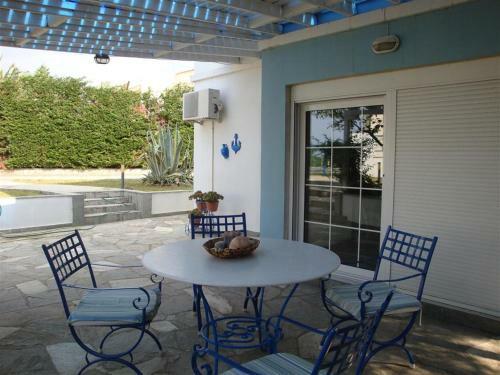 Wonderful House With Private Garden
