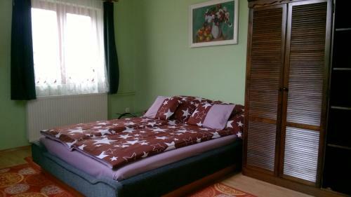 4feny? Mag�nsz�ll�s Nagyat�d