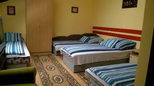 4feny? Mag�nsz�ll�s Nagyat�d