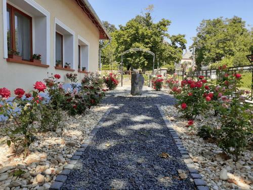 Hostal Tolnay K�ria �s Vend�gh�z