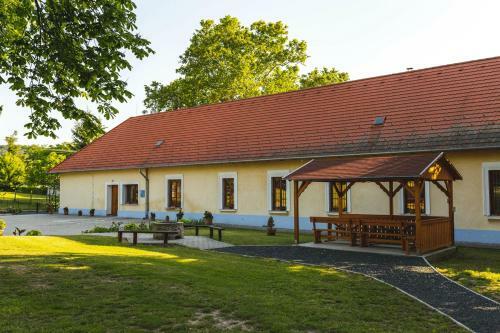 Hostal Tolnay K�ria �s Vend�gh�z