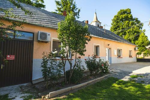 Hostal Tolnay K�ria �s Vend�gh�z