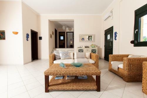 F & B Summer Villa Collection - Kassandra - Fourka