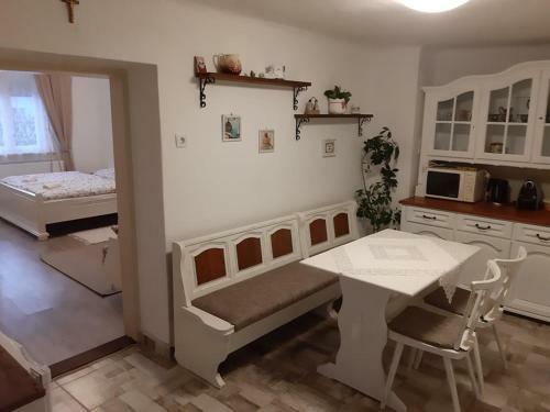 Hostal Edina Vintage Vend�gh�z