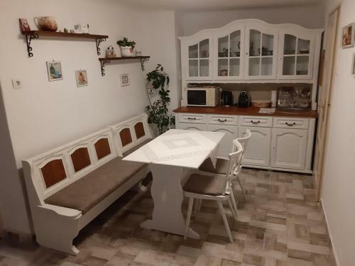 Hostal Edina Vintage Vend�gh�z