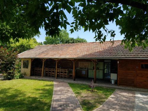 Hostal �l? Tisza Vend�gh�z