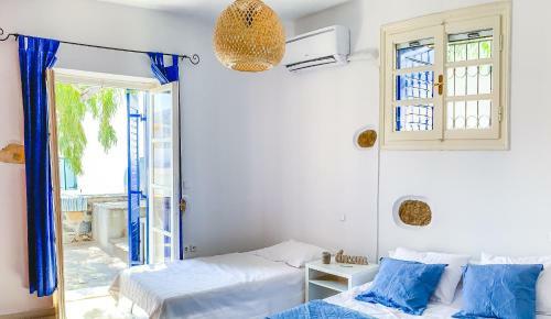 Blue & White: An Absolute Aegean Dream House