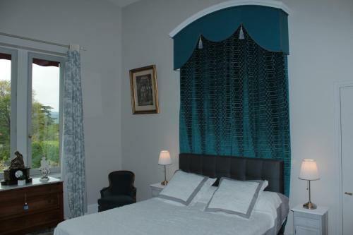 Bed & Breakfast Chambres D'h�tes Les M�neaux