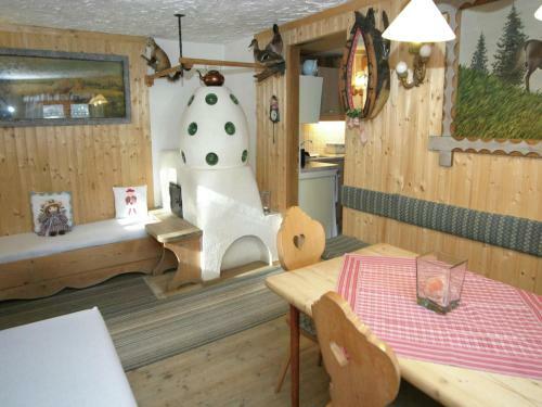 Holiday Home Singer Imstkarrosten