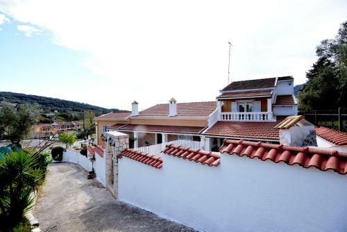 Liapades Cottage House