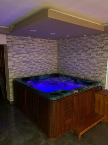 Hostal The Jacuzzi Room