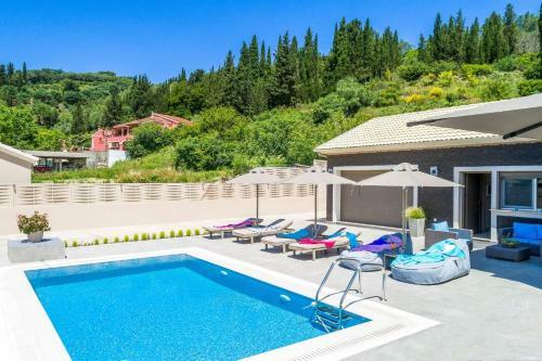Luxury Villa Matzourana