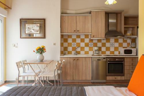 Evelia Apartment