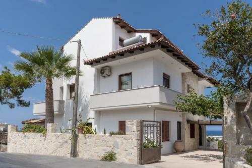 The Maisonette: Five Min From The Beach With View