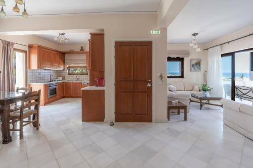 The Maisonette: Five Min From The Beach With View