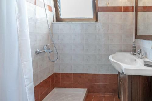 The Maisonette: Five Min From The Beach With View