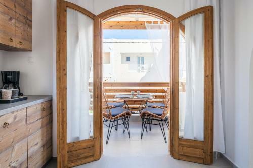 Sandy's Cycladic Style Apartment