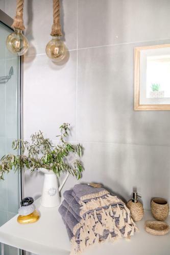 Sandy's Cycladic Style Apartment