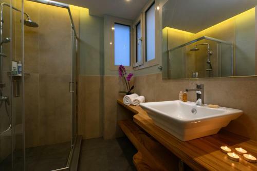 Tessera Villas Collection
