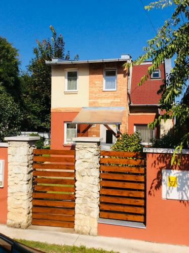 Apartamento Napsug�r �d�l?h�z 2/a.-2/b.