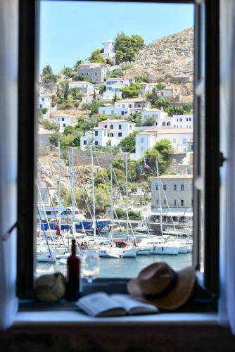 On The Port Mansion Studio 2 Hydra