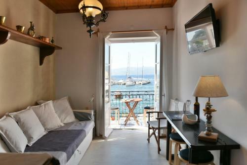 Hydra Port Apartments-serenity