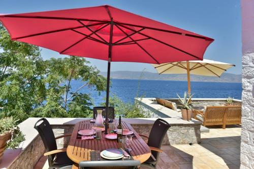 Hydra Kamini Beach Thea