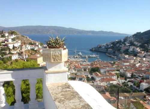 Rallou House Hydra