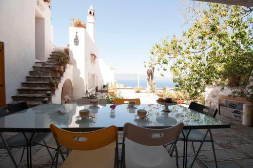Rallou House Hydra