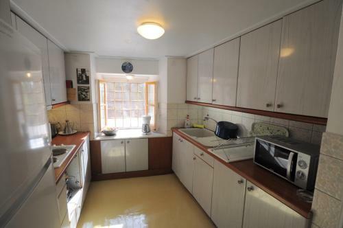 Rallou House Hydra