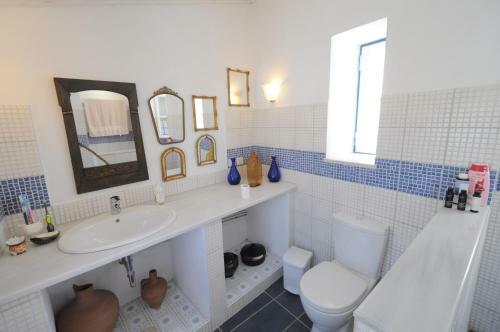 Rallou House Hydra