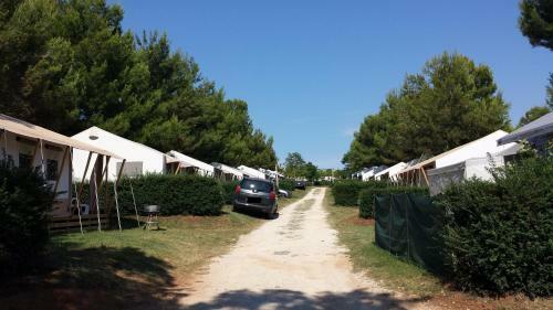 Dt Lodge Tent Holiday Deluxe Ac, Lanterna