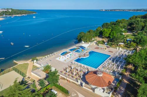 Dt Lodge Tent Holiday Deluxe Ac, Lanterna