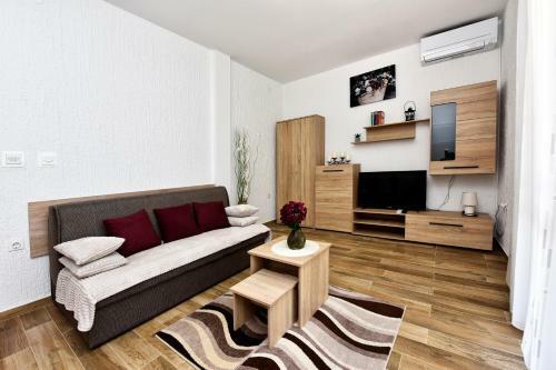 Apartmani Irena Arvaj