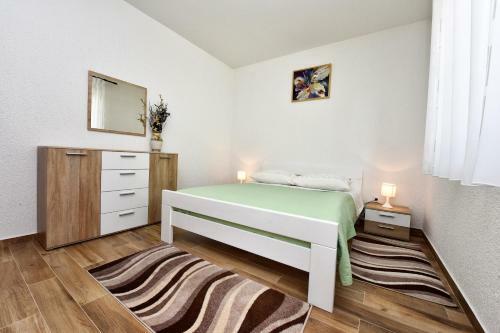 Apartmani Irena Arvaj