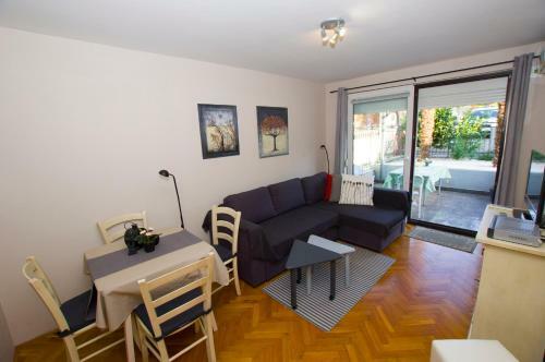 Trisi Apartment