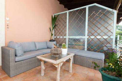 Seaview Stone Apartment In Ipsos Beach