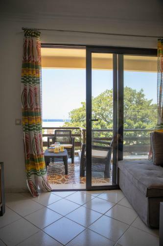 Blue View Seaside Luxury Apartment