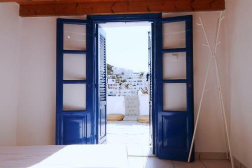 100+ Year Old Traditional Cycladic House