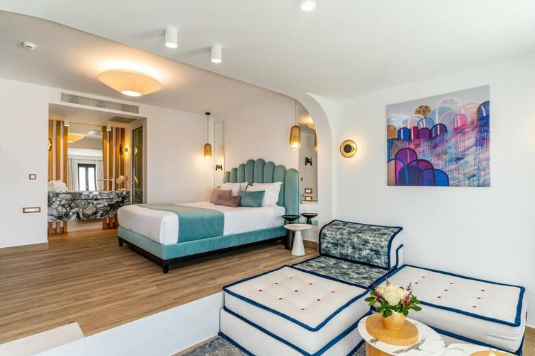 Hotel Cresanto Luxury Suites