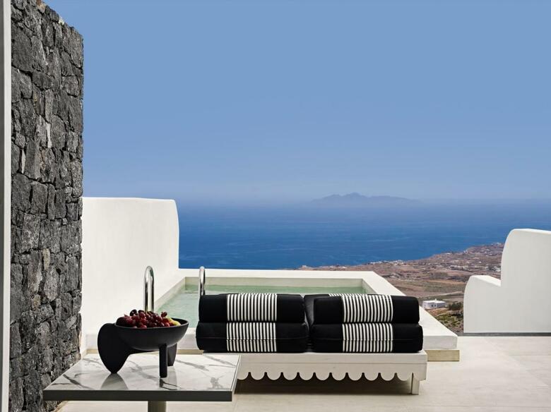 Hotel Cresanto Luxury Suites
