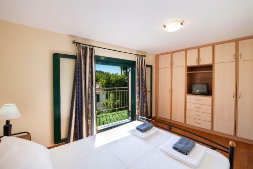 Lefkada Sunset House