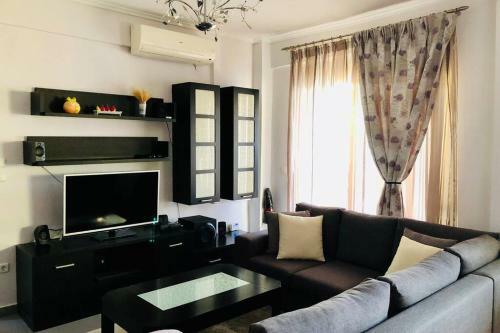 Family Apartment In Greece