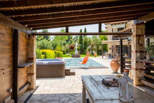Eco Stone Villa With Private Pool, Jacuzzi And Bbq